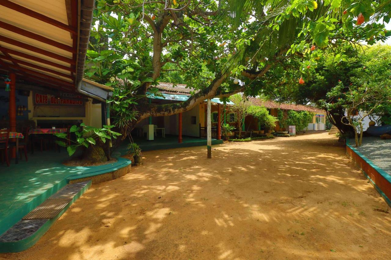 Hotel Susantha Garden Bentota Exteriör bild