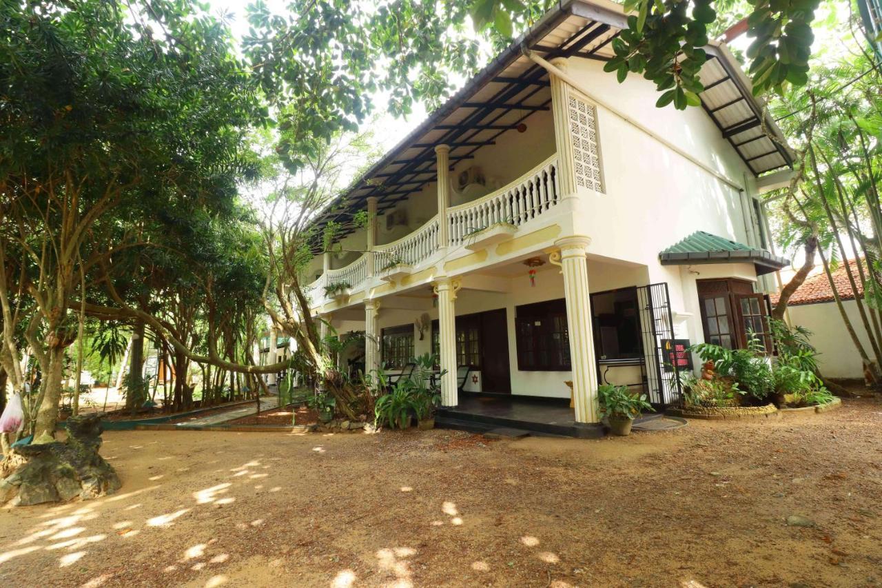Hotel Susantha Garden Bentota Exteriör bild