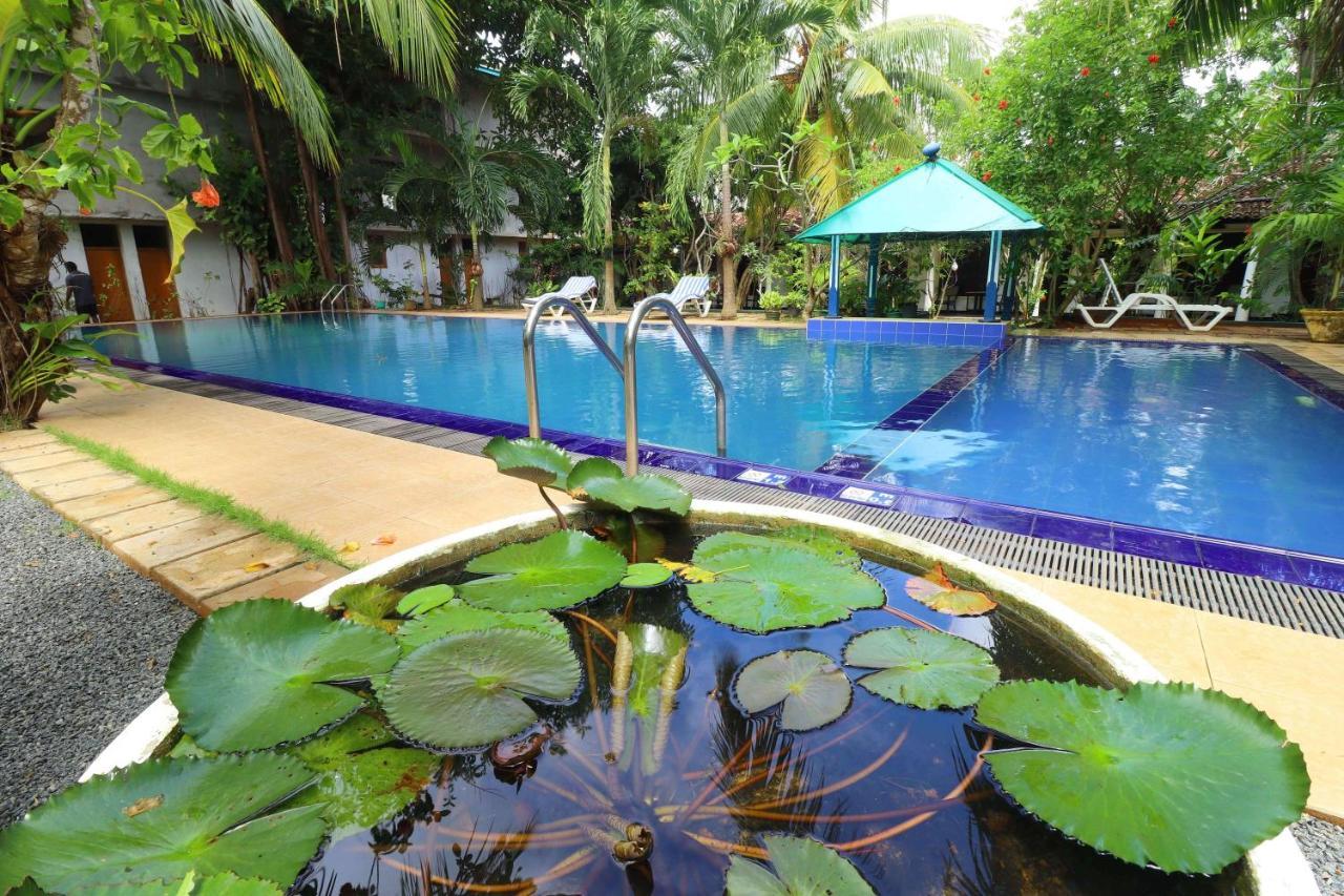 Hotel Susantha Garden Bentota Exteriör bild