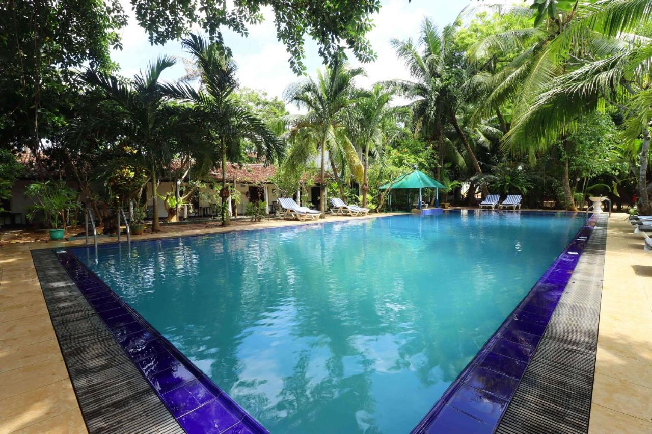 Hotel Susantha Garden Bentota Exteriör bild