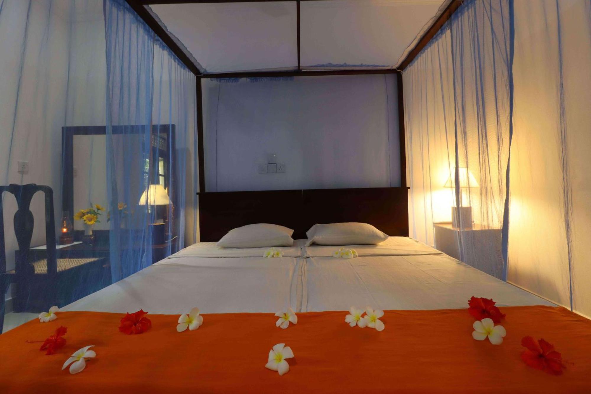 Hotel Susantha Garden Bentota Exteriör bild
