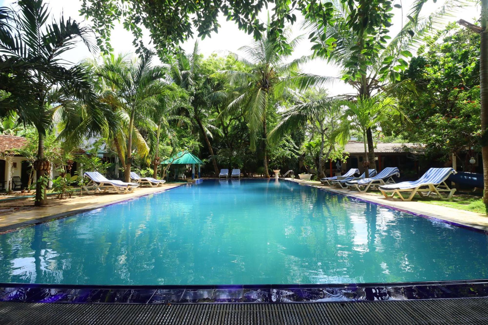 Hotel Susantha Garden Bentota Exteriör bild